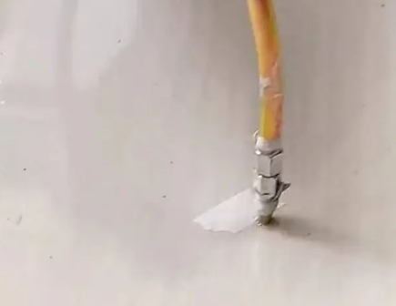 黄石瓷砖空鼓维修公司专业解答在瓷砖铺贴过程中，如果使用的砂料过粗（如全部使用了粗砂），可能会导致以下问题